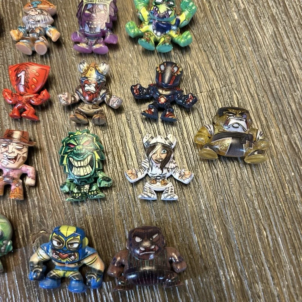 2004 Moose Fistful of Power Mini Figures Lot of 17 Series 1 Hyper Crystal VTG